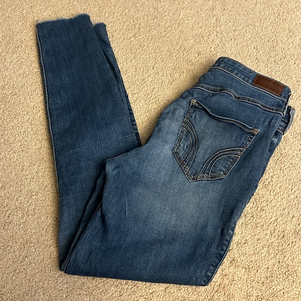 Hollister Ultra High-Rise Super Skinny Ripped Distressed Jeans - Medium Blue